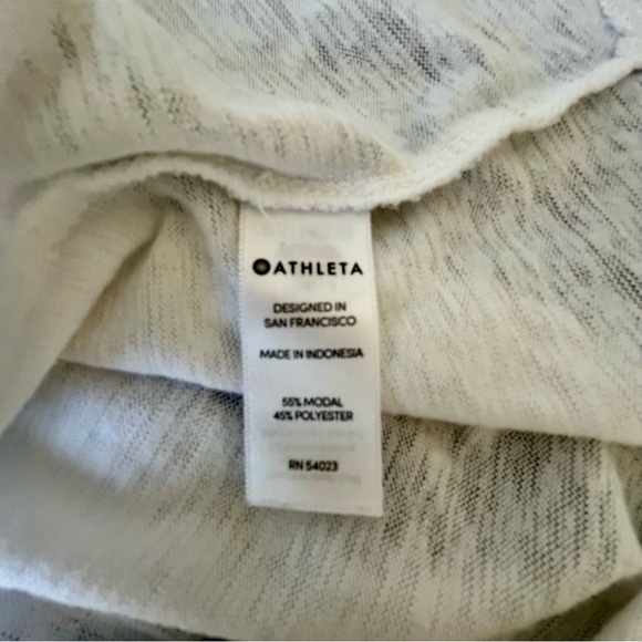 Athleta Long Sleeve Top White Breezy Back Cut Out Shirt Size XS EUC - Picture 6 of 7